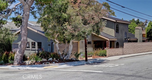 1761 10th Street, Manhattan Beach, California 90266, 4 Bedrooms Bedrooms, ,3 BathroomsBathrooms,Residential,Sold,10th,SB22115596