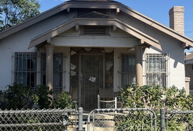 437 W 81st Street, Los Angeles CA: https://media.crmls.org/medias/4a27623a-fb6e-40a6-b457-7f2e4ac13037.jpg