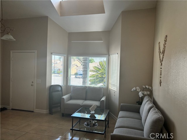 Detail Gallery Image 4 of 26 For 12358 Snapdragon St, Rancho Cucamonga,  CA 91739 - 3 Beds | 2/1 Baths