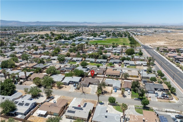 45561 Rodin Avenue, Lancaster CA: https://media.crmls.org/medias/4a27e12d-a7a4-438e-a972-0e4d45b4ae50.jpg