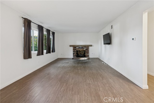 Detail Gallery Image 5 of 32 For 16103 Osborne St, North Hills,  CA 91343 - 3 Beds | 2 Baths