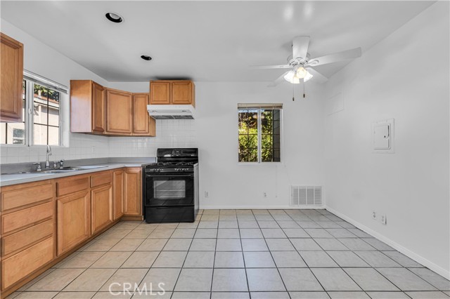 6350 Costello Avenue, Valley Glen CA: https://media.crmls.org/medias/4a283dc2-e29e-4943-84b4-98108e436662.jpg