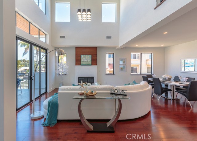 521 Gertruda, Redondo Beach, California 90277, 3 Bedrooms Bedrooms, ,3 BathroomsBathrooms,Residential,Sold,Gertruda,PV17159971