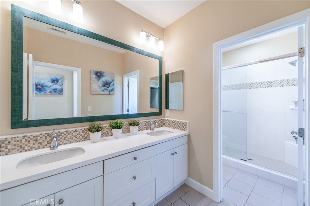 MLS #OC25254186 image #21