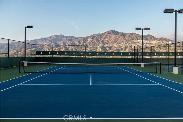 Detail Gallery Image 50 of 57 For 343 Pioneer Dr #504,  Glendale,  CA 91203 - 3 Beds | 2 Baths