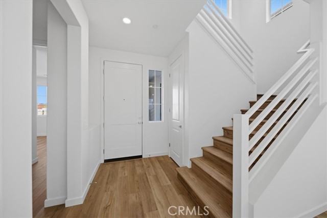 Detail Gallery Image 2 of 28 For 4805 Arroyo Run, Moorpark,  CA 93021 - 4 Beds | 3 Baths