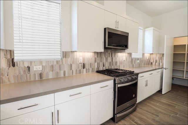 Detail Gallery Image 6 of 31 For 1403 W Cara, Anaheim,  CA 92805 - 4 Beds | 3/1 Baths