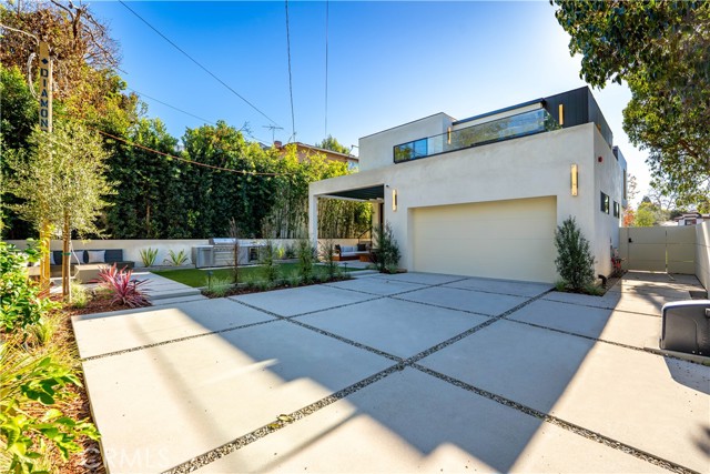10840 Queensland, Los Angeles CA: https://media.crmls.org/medias/4a2b49a3-fd8e-4064-841f-0765a74b7caa.jpg