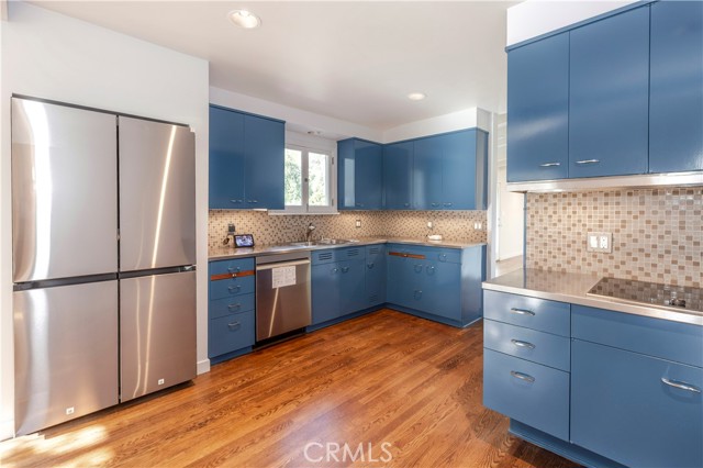 Detail Gallery Image 31 of 54 For 2412 Canyon Oak Dr, Los Angeles,  CA 90068 - 3 Beds | 2 Baths
