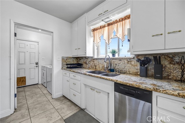 2451 Graydon Avenue, Monrovia CA: https://media.crmls.org/medias/4a2c66c8-536f-44a2-a0af-8390edbb3f06.jpg