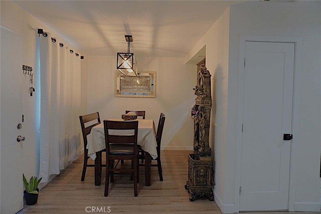 https://media.crmls.org/medias/4a2ca4a1-a3fe-4f3b-ac08-081a7fbcada1.jpg?preset=X-Large
