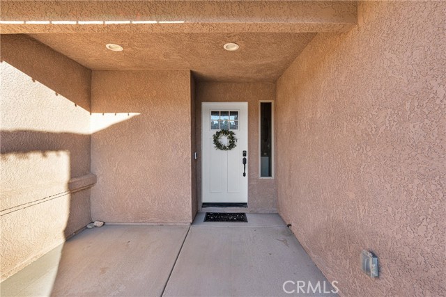 Detail Gallery Image 2 of 47 For 6741 Middleton Ave, Hesperia,  CA 92345 - 3 Beds | 2/1 Baths