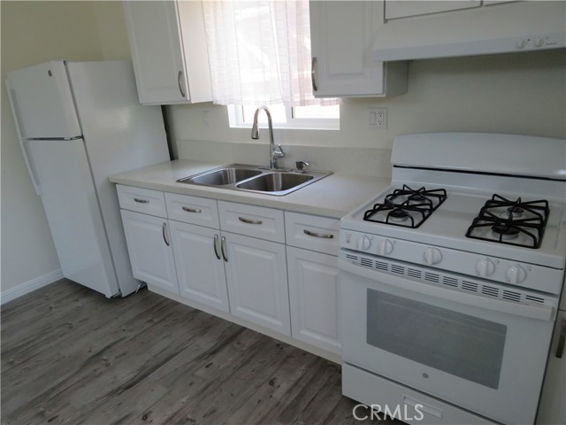 Detail Gallery Image 5 of 13 For 9013 1/2 Gladbeck Ave, Northridge,  CA 91324 - 0 Beds | 1 Baths