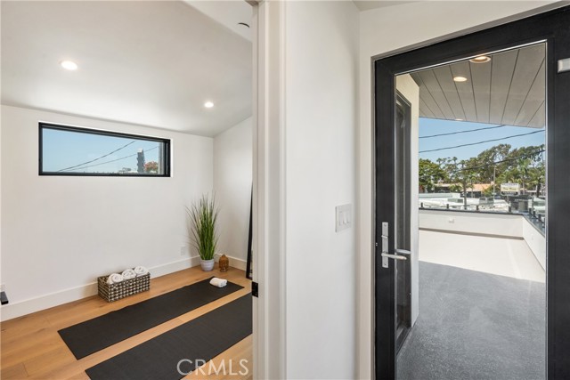 Detail Gallery Image 37 of 64 For 521 1/2 Iris Ave, Corona Del Mar,  CA 92625 - 2 Beds | 2/1 Baths