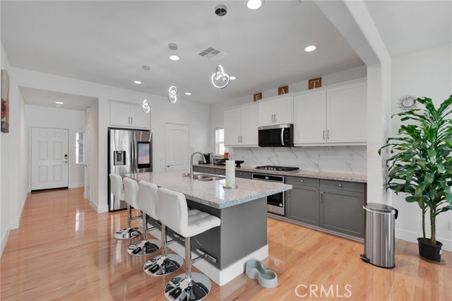 Detail Gallery Image 11 of 42 For 35153 Webb Pl, Beaumont,  CA 92223 - 3 Beds | 2/1 Baths