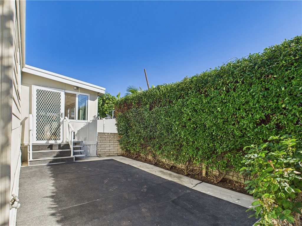 MLS #OC25245628 image #30