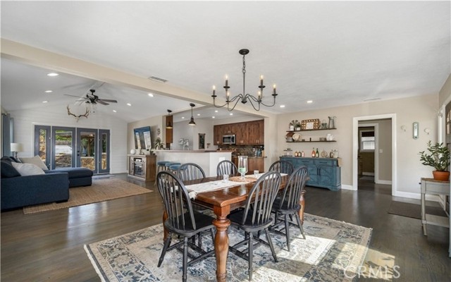 Detail Gallery Image 4 of 44 For 2731 Rutgers Ave, Long Beach,  CA 90815 - 3 Beds | 2 Baths