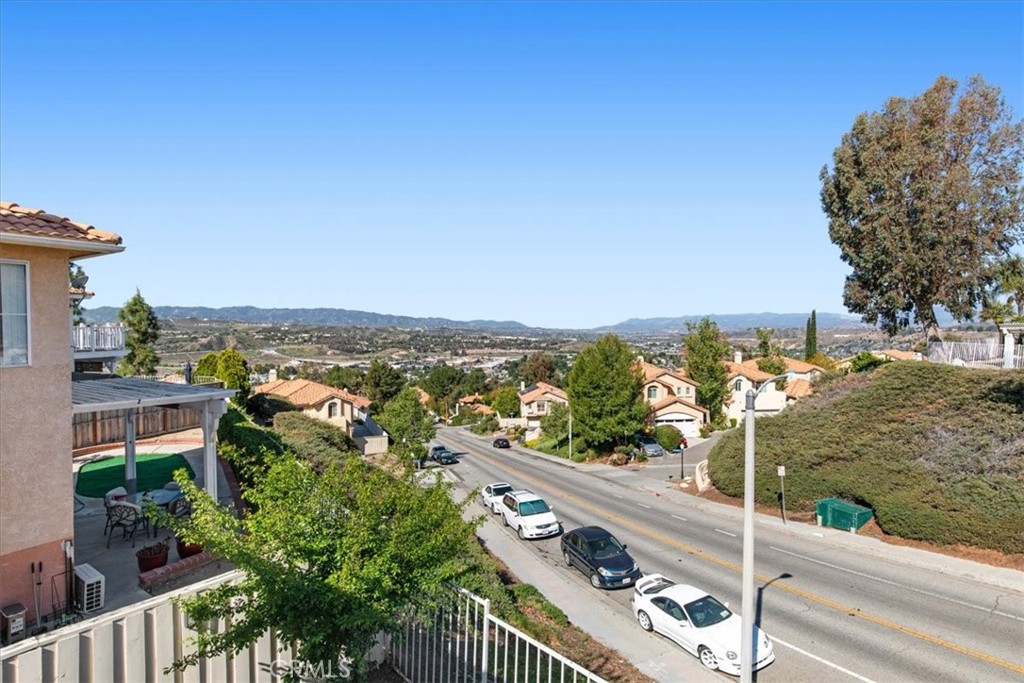 https://media.crmls.org/medias/4a2f86c9-b455-4efe-a7ea-81369ae6e22e.jpg?preset=X-Large