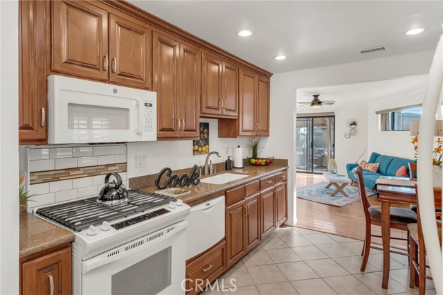 Detail Gallery Image 12 of 56 For 5142 W 142nd St, Hawthorne,  CA 90256 - 3 Beds | 2 Baths