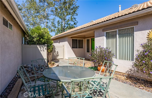 Detail Gallery Image 3 of 32 For 689 Twin Hills Dr, Banning,  CA 92220 - 2 Beds | 2 Baths