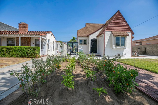 533 Hawthorne Street, Glendale CA: https://media.crmls.org/medias/4a33673d-6cb1-4f1e-bd3f-7950d15f72d8.jpg