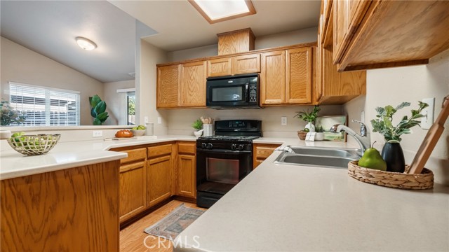 Detail Gallery Image 16 of 38 For 592 Desiree Ln, Chico,  CA 95973 - 4 Beds | 2 Baths