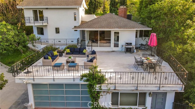 5187 Llano Drive, Woodland Hills CA: https://media.crmls.org/medias/4a33caf8-ff3e-45e7-a6d8-eb973e28e7f2.jpg
