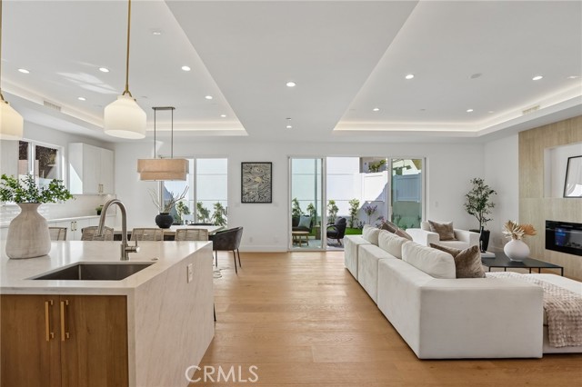 2019 Huntington Lane, A photo 11