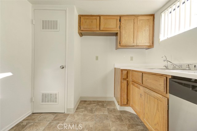 Detail Gallery Image 10 of 30 For 604 N Kenwood St #1,  Glendale,  CA 91206 - 3 Beds | 2/1 Baths