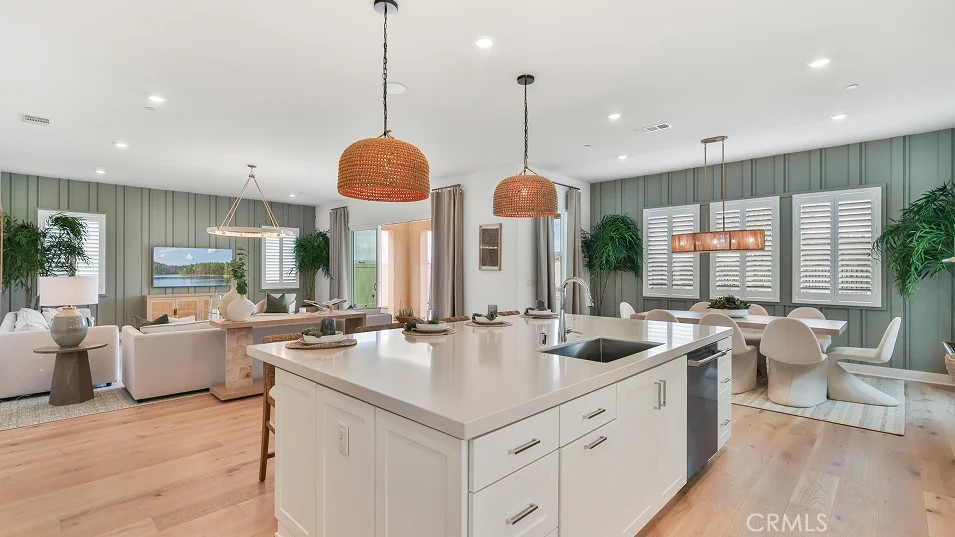 MLS #OC25233677 image #5