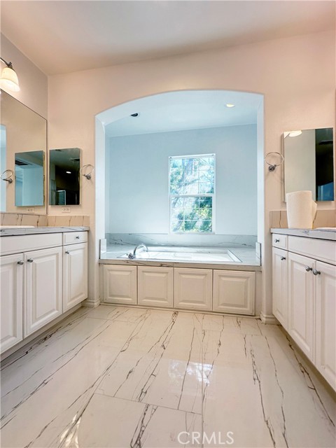 1437 Georgia Street, Tustin CA: https://media.crmls.org/medias/4a359d22-d57b-4de5-828c-cd426b934468.jpg