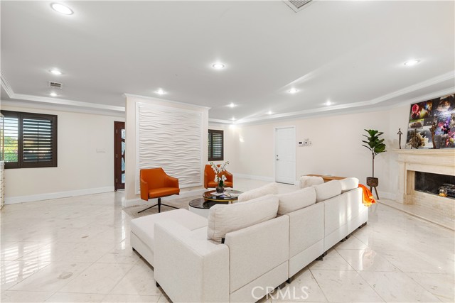 Detail Gallery Image 3 of 9 For 11131 Mac Murray St, Garden Grove,  CA 92841 - 6 Beds | 6 Baths