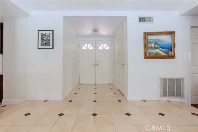 Detail Gallery Image 24 of 47 For 10116 Viking, Northridge,  CA 91324 - 3 Beds | 2 Baths