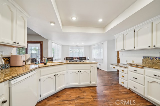 13319 Waco Ln, Apple Valley CA: https://media.crmls.org/medias/4a36b440-e9d9-4df6-92a8-77a2554bdf2f.jpg