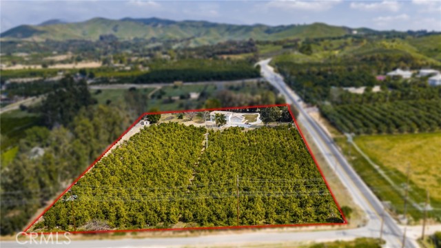 Detail Gallery Image 2 of 46 For 31144 5th Ave, Redlands,  CA 92374 - 4 Beds | 4/1 Baths