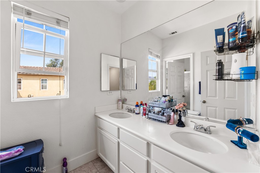 MLS #OC25181828 img 18