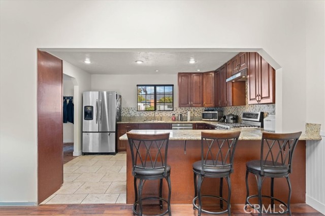 Detail Gallery Image 10 of 36 For 118 Bryn Mawr Rd, Claremont,  CA 91711 - 3 Beds | 2 Baths