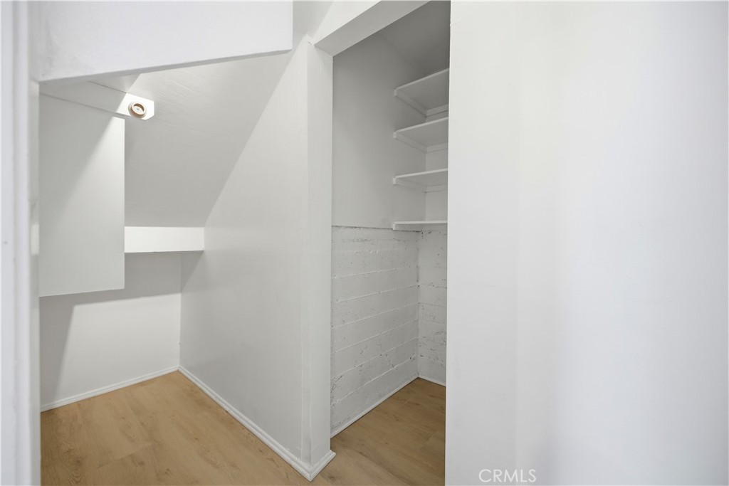 https://media.crmls.org/medias/4a3819ca-98f9-4be8-9c9a-cc5166a266da.jpg?preset=X-Large