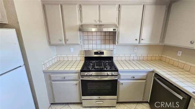 19171 Carlisle Road, Apple Valley CA: https://media.crmls.org/medias/4a3841fd-ead1-4d92-ba01-0e338f29a993.jpg