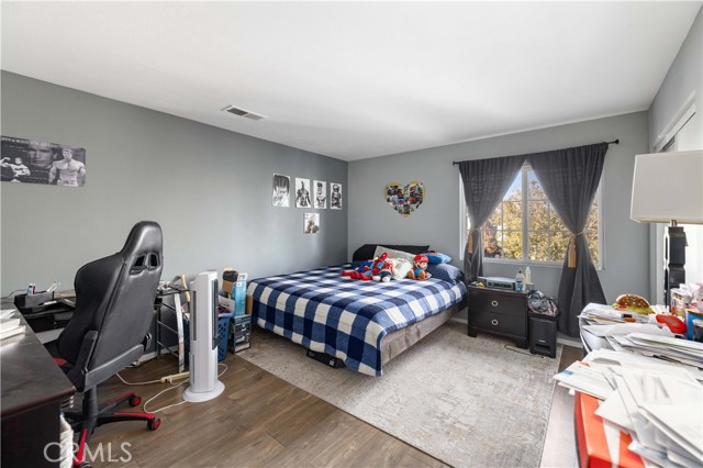 Detail Gallery Image 16 of 29 For 3734 Las Palmas, Palmdale,  CA 93550 - 5 Beds | 3 Baths