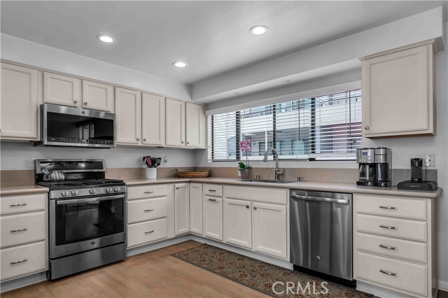 420 Palos Verdes Boulevard, Redondo Beach CA: https://media.crmls.org/medias/4a38841e-3d69-4cb9-a1bc-b9aeac286167.jpg