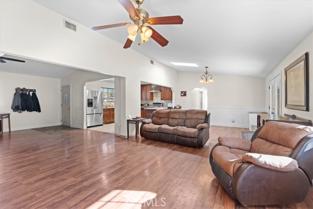 Detail Gallery Image 7 of 36 For 118 Bryn Mawr Rd, Claremont,  CA 91711 - 3 Beds | 2 Baths