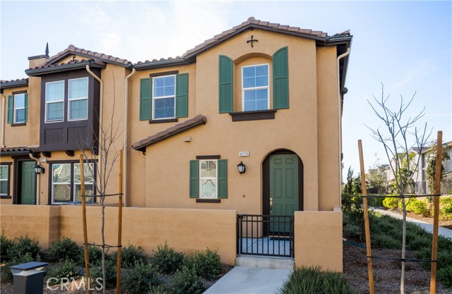 Detail Gallery Image 2 of 31 For 4229 E Carmel Privado, Ontario,  CA 91761 - 3 Beds | 2/1 Baths