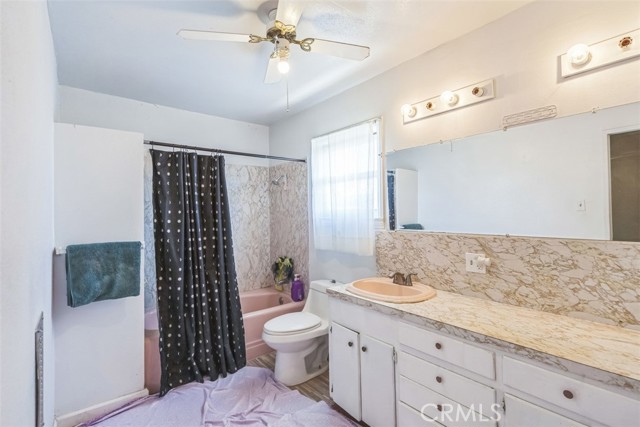 Image 11 of 16 For 533 Park Avenue