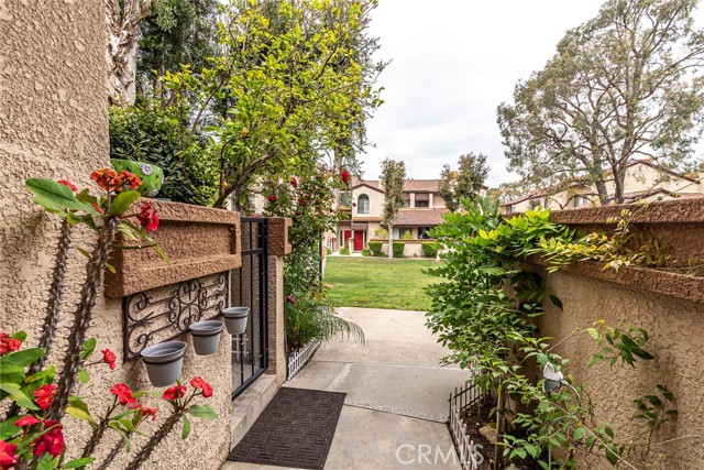 Detail Gallery Image 2 of 33 For 3 Greenleaf Pl, Pomona,  CA 91766 - 3 Beds | 2/1 Baths