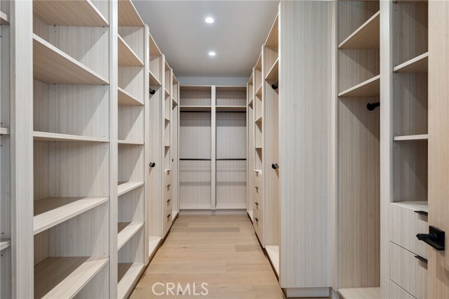 4453 Gentry Avenue, Studio City CA: https://media.crmls.org/medias/4a39baa3-134f-4500-ad88-4069995e9eeb.jpg