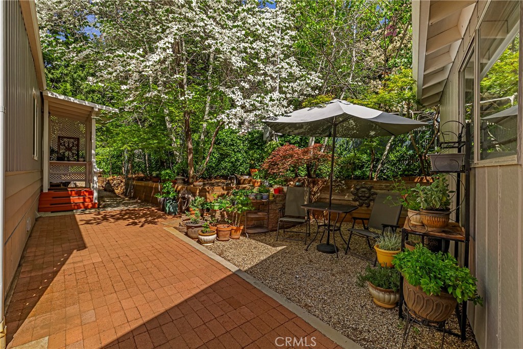 https://media.crmls.org/medias/4a3b1de4-09cc-4443-b250-c35233fd9364.jpg?preset=X-Large