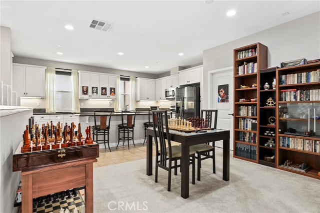 Detail Gallery Image 4 of 32 For 645 W Foothill Bld #10,  Glendora,  CA 91741 - 3 Beds | 4 Baths