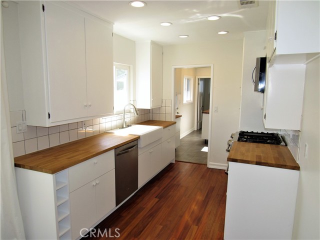 348 E Jacaranda, Orange CA: https://media.crmls.org/medias/4a3bb735-50a0-4061-affc-c695f4dfeae9.jpg