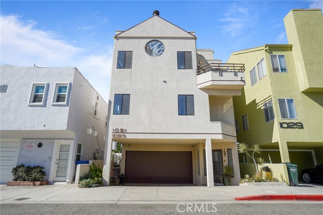 1021 Loma Drive, Hermosa Beach, California 90254, 2 Bedrooms Bedrooms, ,3 BathroomsBathrooms,Residential,Sold,Loma,PV22228638